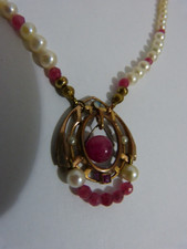 Halskette mit Anhänger