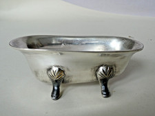 uralte Badewanne für die