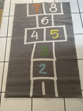 Teppich Kinderzimmer ca. 100x160cm Hüpfmuster