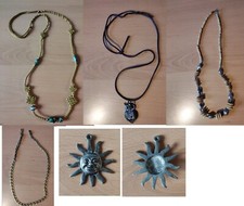 Schmuck 4 Ketten asiatisch und ein Anhänger Sonne