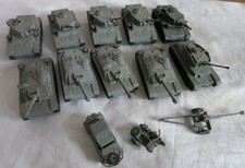 10 Plastik Militär Fahrzeug Ca.8-10 Cm. Made in Spanien.