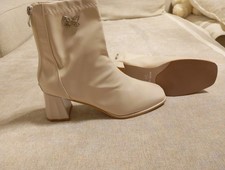Damen Stiefeletten Shick 38- 38,5 Creme mit Reißverschluss Hinten