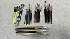 50 verschiede Pinsel
