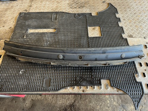 Land rover discovery td5 - rover,