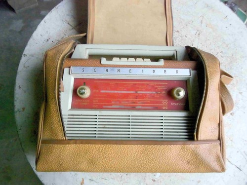 Altes kofferradio mit marke - kofferradio,