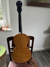 Nr.1102 Alte Gitarre Petrus