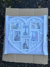 Großer Fotorahmen weiß hängend herzförmig mehrere Bilder 4” x 6” & 6” x 4”