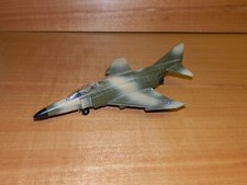 ERTL Kampfflugzeug, gt. Zustand, bespielt, Fahrwerk ok, schöner Zustand.