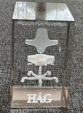 Glasblock 5x5x8cm, 3D-Lasergravur, HAG Designstuhl Capisco