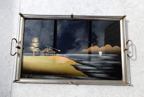 Altes tablett hinter glas mit - altes,