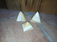 Pyramiden Set Pyramide Ägypten Stein Speckstein gelb weiß Vintage Retro 3 Stück