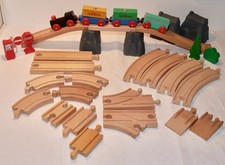 Starterset Eichhorn Schienen/Lok/Zug/Brücke/Weichen zur Brio Holzeisenbahn