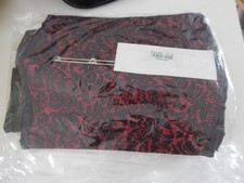 Schwarz-rotes