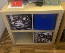 Braunes/ Holzfarbenes Regal zu