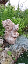 Große Steinfigur Eichhörnchen Gartendekoration