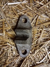 Haltewinkel für den 300l Zusatztank der Wehrmacht/Luftwaffe in früher Ausführung