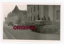 Orig Foto 50er NVA mit Flak Panzer rollen zur Parade in Berlin