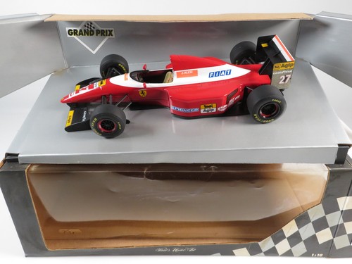 Minichamps 180930027 - 1:18,