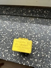 Volvo 240 740 940 Original Heckscheibenwischer Relais gelb Volvo 3523611