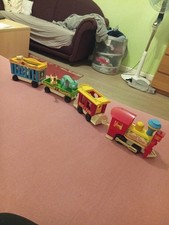 Fisher-Price Eisenbahn 36 cm mit Waggon und Figuren