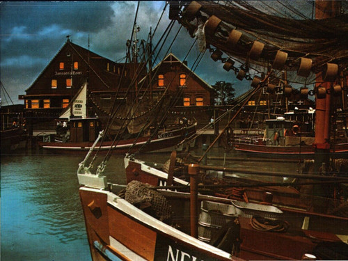 Neuharlingersiel - .,