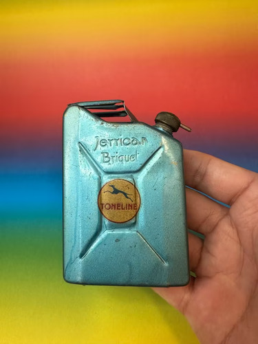 Vintage jerrycan briquet - jerrycan,
