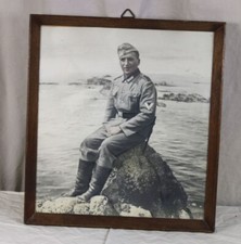 B10/ altes Soldaten Foto im Holz Bilderrahmen - aussen ca. 45x41 cm , 1,5 Kg /H7