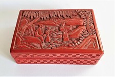 Rotlack Deckeldose China Gelehrten-Szene 20.Jhd. Schnitzlack Asiatika L:15cm