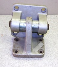  Schwenkflansch Lagerbock m. Gelenkkopf   Bolzen 25mm für 125mm-Zylinder 