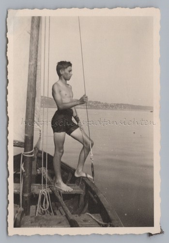 Junge auf segelboot sommer - auf,