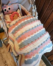 Babydecke mit passenden Kissen