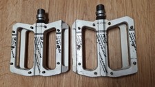 NUKEPROOF Pedale.  Flat. Laufen sehr gut. MTB Downhill Mountainbike. Nuke Proof.