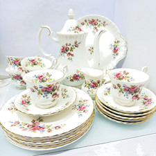 Royal Albert Moss Rose