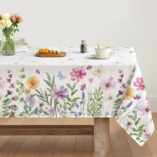 Bunte Blumen und Schmetterling