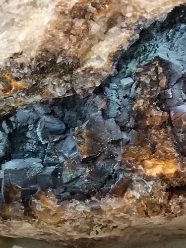 Mineralien besonderheit - mm,