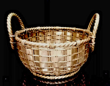 Antiker Flechtkorb mit Henkeln