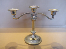 Dreiarmiger Kerzenleuchter