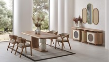 Eleganter Esszimmertisch mit