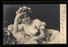 Ansichtskarte Junge Frau im Kleid mit aufgestütztem Kopf 1904 