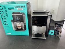 Siemens EQ.700 Integral Kaffee-Vollautomat - Edelstahl / Schwarz (TQ703D07)