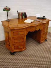 Barockschreibtisch Kirsche