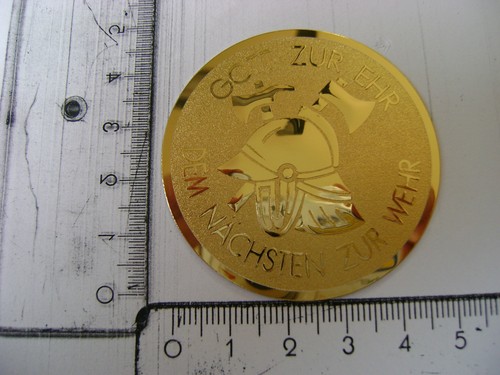Goldfarbendes feuerwehr emblem - goldfarbendes, feuerwehr-emblem