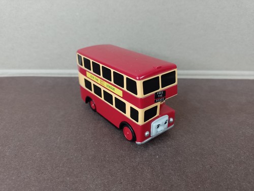 Bulgy bus tomy - -,