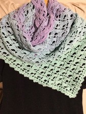 Dreieckstuch,„ Happy“ Stola  gehäkelt  mit Bobbelwolle Baumwolle mint Lila 160cm