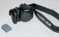 Canon EOS Rebel XT DSLR Profi Kamera Body 8MP DIGIC II APS-C 1080p F3.5-F32 BLK