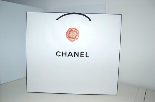 Chanel papiertragetasche mit - -,