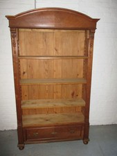 Bücherregal aus der