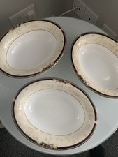 3 x Wedgwood Füllhorn oval