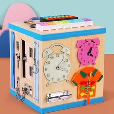 Montessori Kind Arbeitsbrett