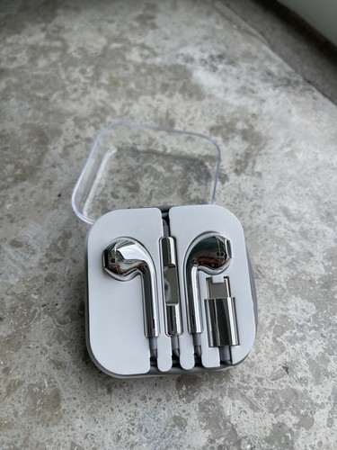 Chrome earbuds y2k - y2k, –